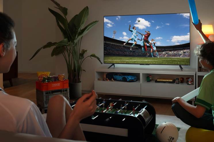 אופו מציגה שורה של מוצרים חדשים: טלוויזיה חכמה, אוזניות ועוד